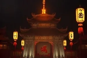 盐与灯 盐田夜空下的灯塔